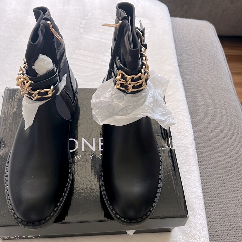 Jones New York Leather Boots Sz 9